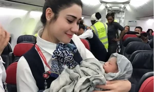 پرواز کے دوران پیدا ہونے والے بچے کو کہاں کی شہریت ملتی ہے؟