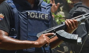 لاہور میں مبینہ پولیس مقابلہ، 4 ڈاکو ہلاک، خاتون ساتھی زخمی