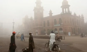 پنجاب میں اسموگ: بیرونی سرگرمیوں پرپابندی عائد، ملتان آلودہ شہروں میں پہلے نمبر پر