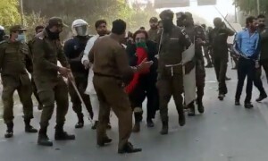 لاہور پولیس نے پی ٹی آئی رہنماؤں کے خلاف کریک ڈاؤن شروع کردیا