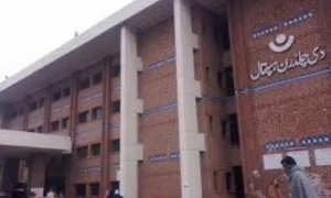 چلڈرن اسپتال لاہور میں بچہ گٹر میں کیسے گرا ؟ رپورٹ میں حقائق چھپانے کی کوشش