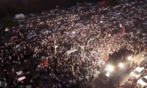 گاڑیوں میں بیٹھیں، ٹائم ضائع ہو رہا ہے، بشریٰ بی بی کا کنٹینر سے اعلان