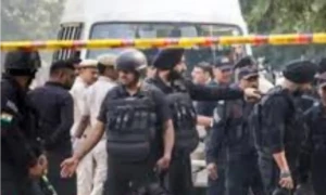 Explosion hits Delhi during press conference by Arvind Kejriwal