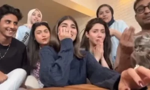 ماہرہ خان کی پاکستانی انفلوئنسرکے ساتھ دلچسپ اور مزاحیہ ویڈیو وائرل