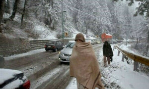 Winter intensifies across Pakistan as PMD predicts more snow in northern areas