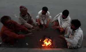 کراچی میں شدید ٹھنڈ، پارہ 13 ڈگری تک پہنچ گیا
