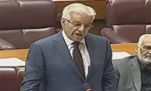 حکومت نے پی ٹی آئی کی مذاکرات کی پیشکش کو &rsquo;ٹھنڈی ہوا کا جھونکا&lsquo; قرار دے دیا