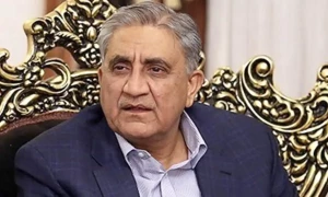 جنرل باجوہ سے ملاقاتوں پر پابندی عائد، صحافی کا دعویٰ