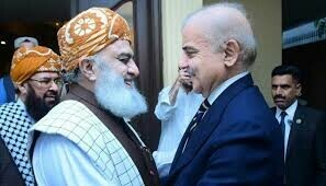 مدارس رجسٹریشن معاملے پر وزیراعظم کی فضل الرحمان کو قانون سازی کیلئے حمایت کی یقین دہانی