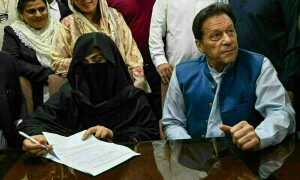 190 ملین پاؤنڈ کیس: فیصلے کی تاریخ میں تبدیلی پر عمران خان کی قانونی ٹیم کا بیان سامنے آگیا