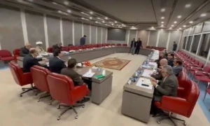 عمران خان سے ملاقات کی اجازت، حکومت اور پی ٹی آئی کے درمیان تلخیاں دور کرنے میں کلیدی کردار کس کا؟
