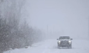 Louisville districts announce school opening schedule amid snowfall