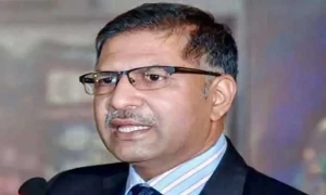 احتساب عدالت &rsquo;احکامات&lsquo; پر عمل کر رہی ہے، بیرسٹر علی ظفر