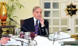 الیکٹرک وہیکلز چارجنگ اسٹیشنز کے منصوبے پر وزیراعظم کی اہم ہدایت