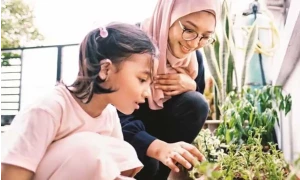 والدین کی یہ عادتیں بچوں کے دماغ کو کمزور کردیتی ہیں