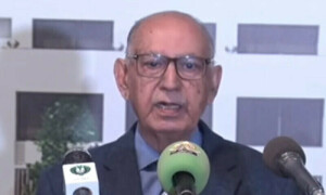 حکومت نے پاکستان تحریک انصاف کو مذاکرات ختم نہ کرنے کا مشورہ دے دیا