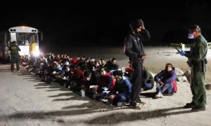 امریکا میں غیرقانونی تارکین وطن کے خلاف بڑا آپریشن، 7300 ملک بدر 2300 سے زائد گرفتار