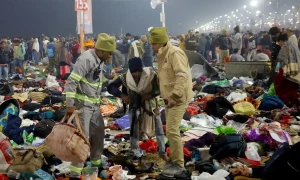 بھارت مہاکمبھ میلے میں بھگدڑ مچ گئی، 30 سے زائد افراد ہلاک 50 زخمی