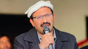 صوابی جلسے میں کون کتنے بندے لایا ؟ جنید اکبر نے پارٹی عہدیداروں سے رپورٹ مانگ لی