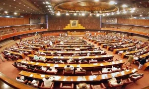 اپوزیشن لیڈر کو بات کرنے کی اجازت نہ دینے پر ایوان میں شورشرابا