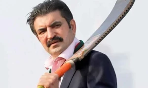 جے یو آئی سے اپنا سیاسی کریئر شروع کرنے والے شیر افضل مروت نے پی ٹی آئی میں جگہ کیسے بنائی؟