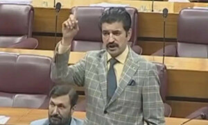 شیرافضل مروت کے &rsquo;مجھے کیوں نکالا&lsquo;؟ کے سوال پر قومی اسمبلی میں قہقہے