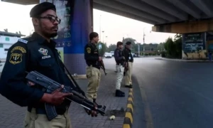 لیاری میں اسنیپ چیکنگ کے دوران بھتہ خور گرفتار، پرچیاں برآمد