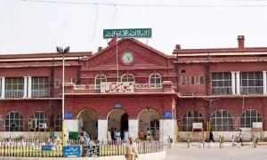 میو اسپتال میں انجیکشن کے ری ایکشن سے ہلاکتوں میں انسانی لاپرواہی کا امکان، مریم نواز کا نوٹس