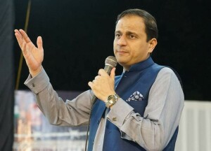 شہری نے میئر کراچی کی ٹریفک جام کی جانب توجہ دلائی۔ مرتضیٰ وہاب نے بات سنی ان سنی کر دی، ویڈیو وائرل