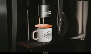 کہیں آپ کے بڑھتے کولیسٹرول کا سبب آفس کی کافی مشین تو نہیں؟