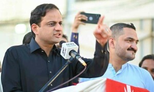 سحری اور افطار کے علاوہ کچھ سنجیدہ بھی سوچنا چاہیے، میئر کراچی کی ایک بار پھر گورنر سندھ پر تنقید