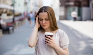 کیا چائے یا کافی واقعی سر درد کا علاج کرتی ہے؟