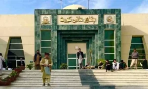 پشاور ہائیکورٹ کا نجی اسپتالوں، کلینکس اور لیبارٹریز کی فیسوں سے متعلق حکومت کو ترمیم کا حکم