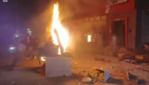 میرپور خاص میں غیر ملکی فوڈ چین پر حملہ، ریسٹورنٹ نذرِ آتش، 11 افراد گرفتار