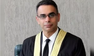 جسٹس بابر ستار کا عبوری آرڈر معطل ہونے پر نیا عدالتی تنازعہ کھڑا ہو گیا