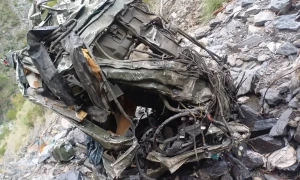 بھارتی فوجی گاڑی حادثے کا شکار: 3 اہلکار ہلاک، ناقص دیکھ بھال اور لاپرواہی بے نقاب