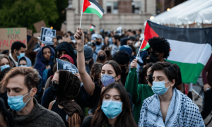 امریکہ، کولمبیا یونیورسٹی میں فلسطینیوں کے حق میں مظاہرہ، درجنوں طلبا گرفتار