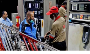 Pakistan petroleum prices to change tonight but consumers may get played again