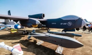 چین کا &rsquo;ڈرون کیریئر&lsquo; جو اپنے اندر 100 خودکش ڈرونز لیجانے کی صلاحیت رکھتا ہے