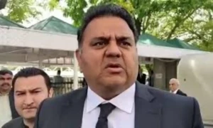 9 مئی ایف آئی آر کا معاملہ:سپریم کورٹ نے فواد چوہدری کاکیس دوبارہ ہائی کورٹ بھیج دیا