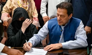 توشہ خانہ اور احتجاج کیس میں ضمانت: عمران و بشریٰ بی بی عدالت میں پیش نہ ہوسکے
