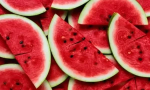 تربوز وزن گھٹانے کا بہترین زریعہ، چھلکے اور بیج نہ پھینکیں