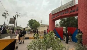 ملیر جیل سے فرار قیدی قریبی آبادیوں میں کیسے داخل ہوئے؟ سی سی ٹی وی فوٹیج سامنے آگئی