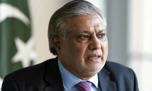 بھارت کے 6 لڑاکا طیارے تباہ ہوئے جن میں سے 4 رافیل تھے، اسحاق ڈار کا انکشاف
