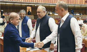 نئے چیف الیکشن کمشنر کی تقرری کیلئے مشاورت کا آغاز، وزیراعظم کی اپوزیشن لیڈر کو ملاقات کی دعوت