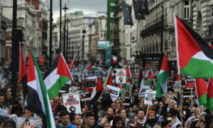 اسرائیلی دہشتگردی کیخلاف برطانیہ میں فلسطین کے حامی مظاہرین کا احتجاج