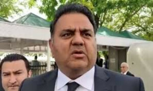 فواد چوہدری کا نام پی سی ایل سے خارج، توہین عدالت کی درخواست نمٹا دی گئی