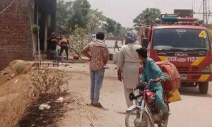 وزیرآباد میں غیر قانونی پیٹرول کی دکان میں ٹینکی پھٹنے سے آگ بھڑک اٹھی