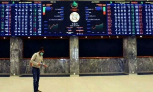 PSX shows decline as KSE-100 index plunges to 122,343.65 points