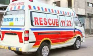 اسلام آباد میں گاڑی پر کھمبا گرنے سے 2 افراد جاں بحق، 2 زخمی